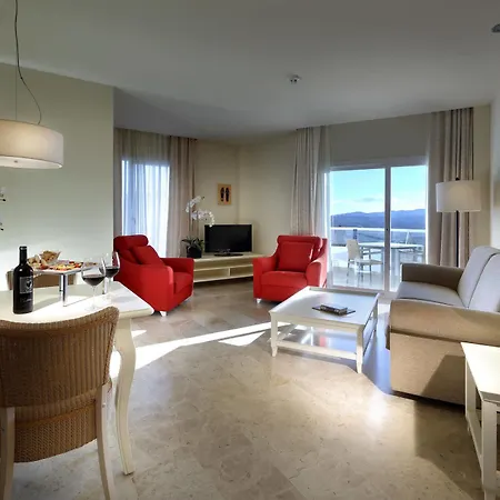 Cordial Golf Apartahotel 4*
