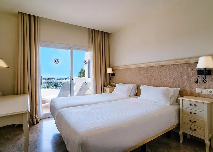 Cordial Golf Aparthotel